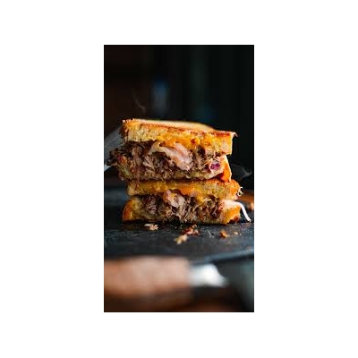 BEEF CHEEK , BACON AND JALAPEÑO CREAM CHEESE TOASTY